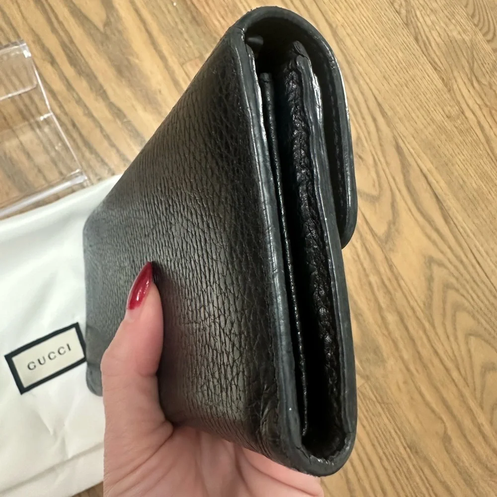 Gucci Black InterlockingG Pebbled Leather Wallet with Chain, Box and Dustbag.